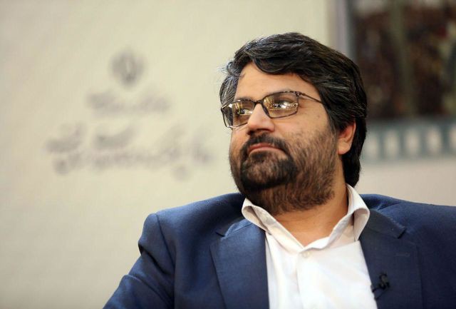 لزوم بهره&zwnj;گیری از شعر در انتقال پیام دفاع مقدس&nbsp;&nbsp;&nbsp;&nbsp;