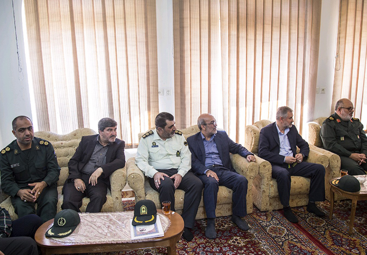 گزارش تصویری/ دیدار جمعی از مسئولان استان یزد با خانواده شهدا&zwnj;