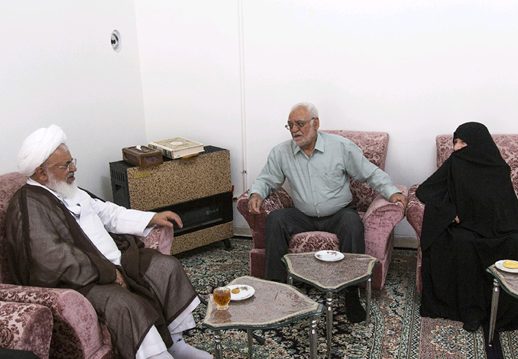 گزارش تصویری/ دیدار جمعی از مسئولان استان یزد با خانواده شهدا&zwnj;