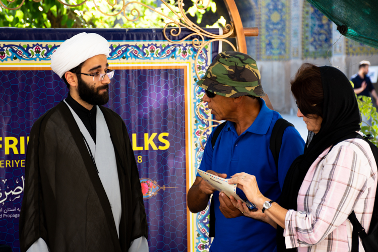 بازدید از اماکن تاریخی اصفهان در روز جهانی جهانگردی