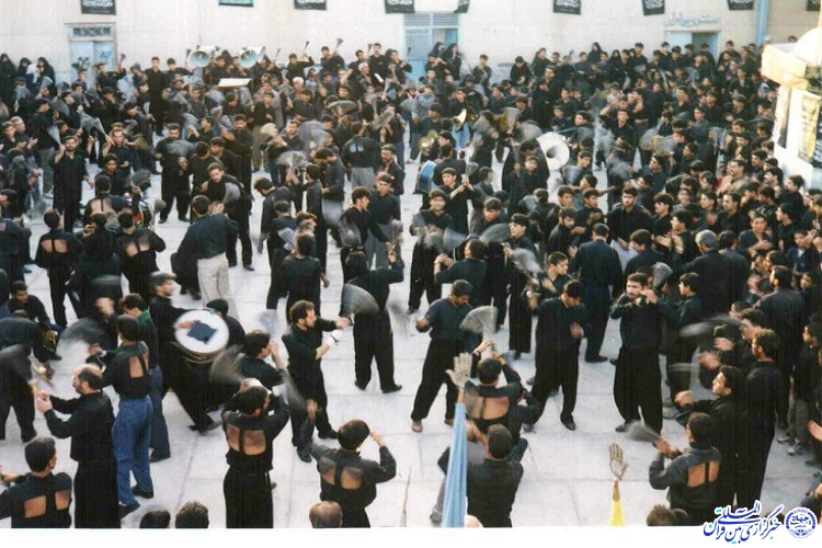 97 سال خدمت در رثای حسین(ع)