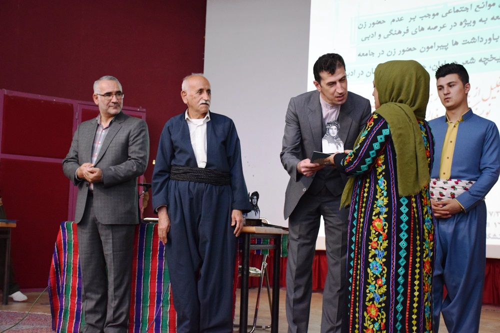 نشست تخصصی «حضور و نقش بانوان در جامعه» برگزار شد + عکس نشست تخصصی «حضور و نقش بانوان در جامعه» برگزار شد + عکس