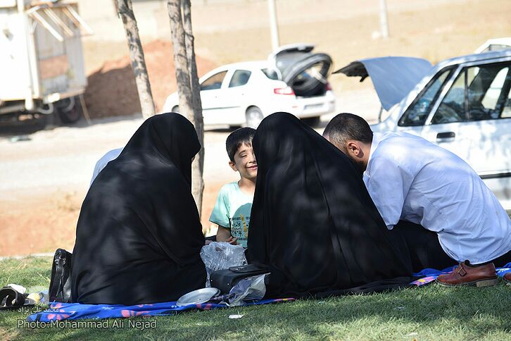 حضور زائران اربعین در موکب مردمی امام خامنه‌ای خرم‎آباد