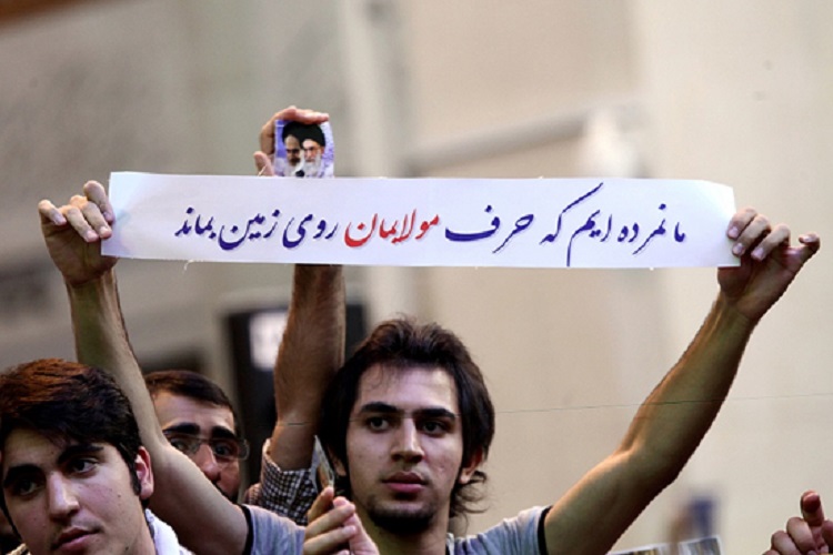 پاسخگویی به پرسش&zwnj;های نسل جوان مستدل و اقناع کننده باشد