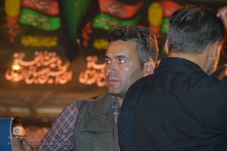 پذیرایی از زائران اربعین در مسیر بازگشت در موکب&zwnj; العباس خرم&zwnj;آباد