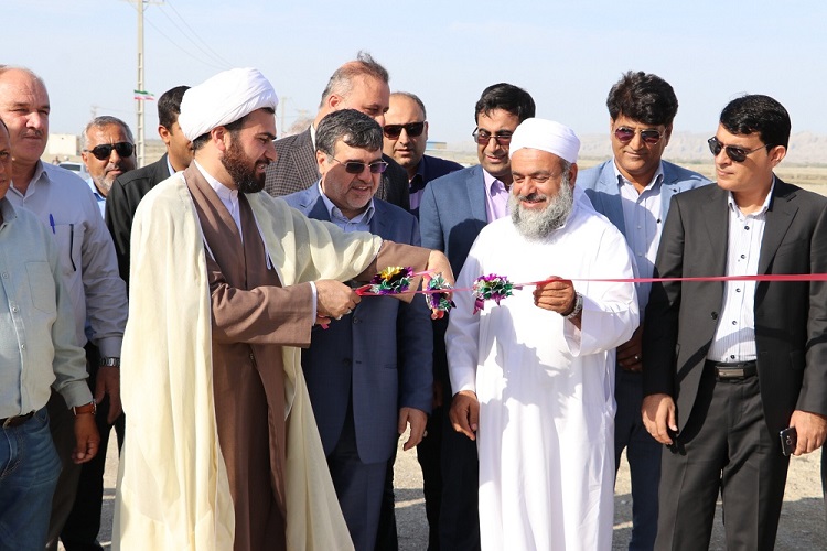 مجتمع آب شیرین کن و مزارع پرورش میگوی شهرستان سیریک به بهره برداری رسیدند