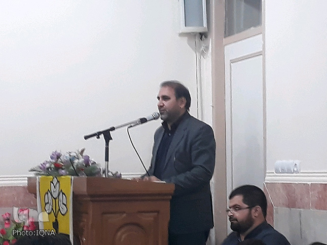 دیدار دانش&zwnj;آموزان بسیجی لرستان با آیت&zwnj;الله میرعمادی + عکس