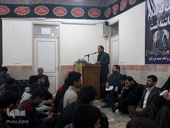 دیدار دانش&zwnj;آموزان بسیجی لرستان با آیت&zwnj;الله میرعمادی + عکس