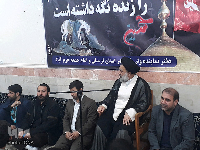 دیدار دانش&zwnj;آموزان بسیجی لرستان با آیت&zwnj;الله میرعمادی + عکس
