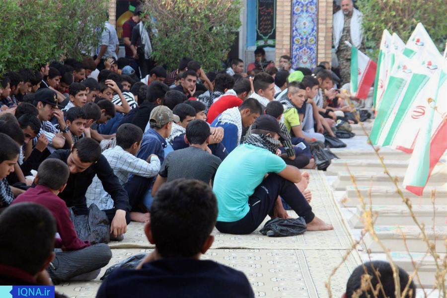 حضور کاروانهای راهیان نور دانشآموزی در یادمان شهدای هویزه+ عکس حضور کاروانهای راهیان نور دانشآموزی در یادمان شهدای هویزه+ عکس