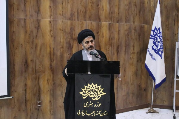 نقش موثر هنرمندان در حماسه&zwnj;سازی فرهنگی در جامعه