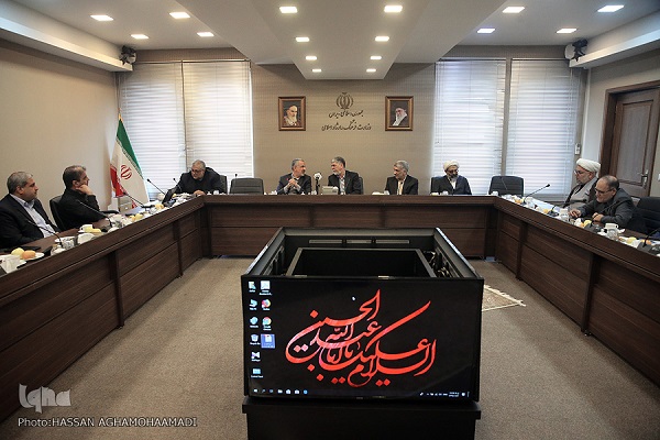 تأکید بر استقرار پایگاه پایان‌نامه‌های قرآنی در تهران