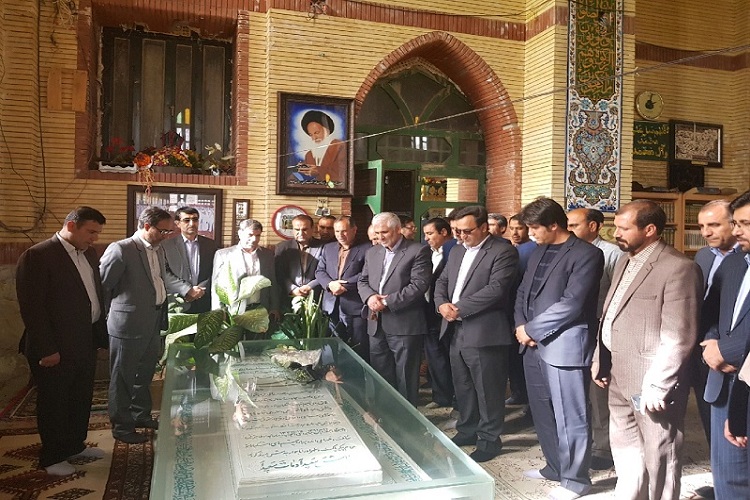 الگوهای واقعی جامعه معرفی شوند الگوهای واقعی جامعه معرفی شوند
