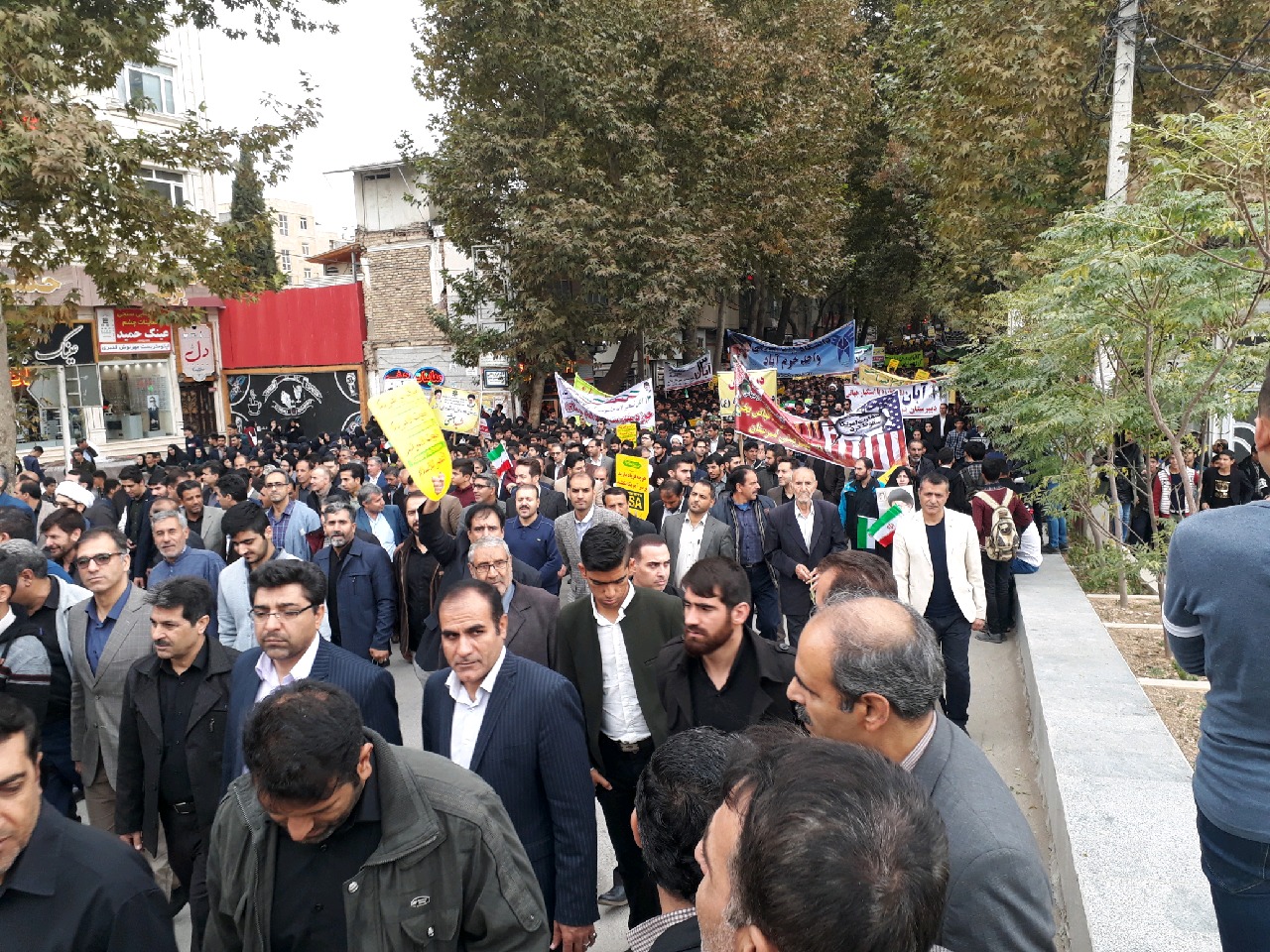 برگزاری مراسم راهپیمایی 13 آبان در شهرهای لرستان برگزاری مراسم راهپیمایی 13 آبان در شهرهای لرستان
