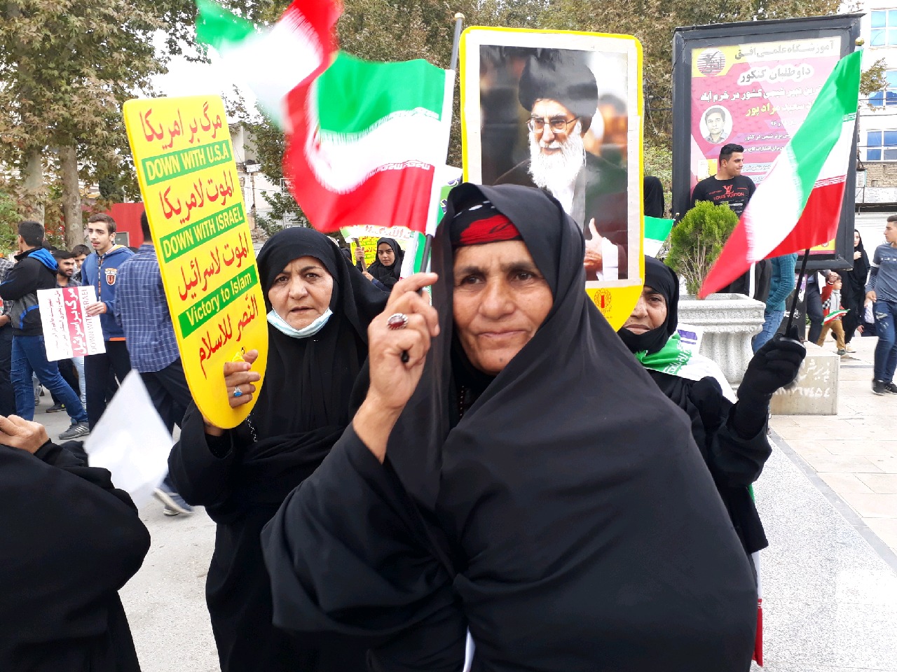 برگزاری مراسم راهپیمایی ۱۳ آبان در شهرهای لرستان برگزاری مراسم راهپیمایی ۱۳ آبان در شهرهای لرستان