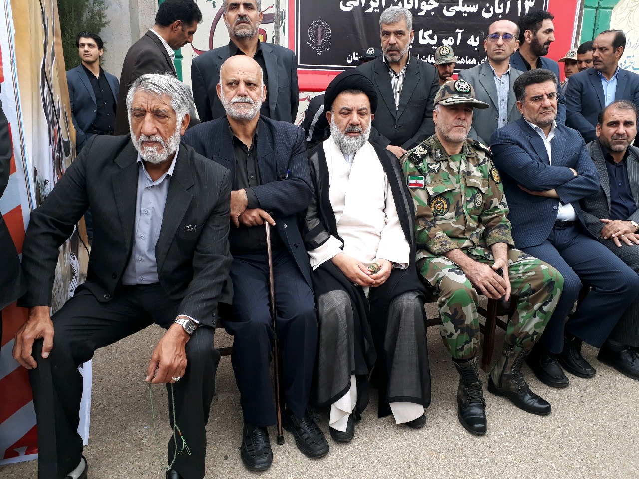 برگزاری مراسم راهپیمایی 13 آبان در شهرهای لرستان + عکس برگزاری مراسم راهپیمایی 13 آبان در شهرهای لرستان + عکس