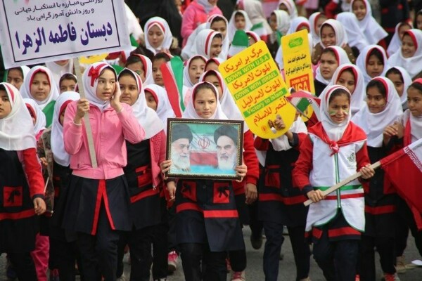 راهپیمایی روز ملی مبارزه با استکبار جهانی در بازرگان و پلدشت/گزارش تصویری