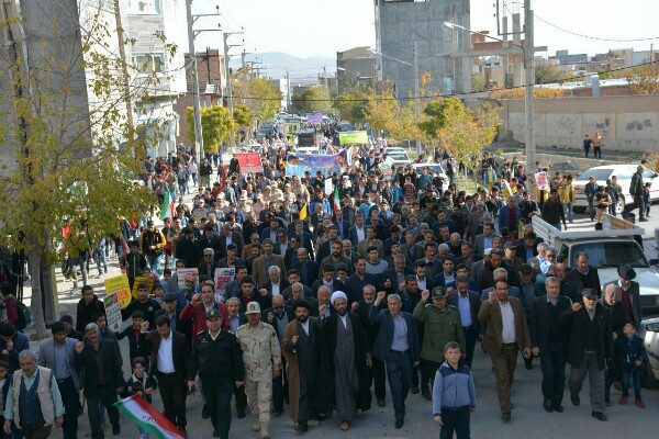 راهپیمایی روز ملی مبارزه با استکبار جهانی در بازرگان و پلدشت/گزارش تصویری