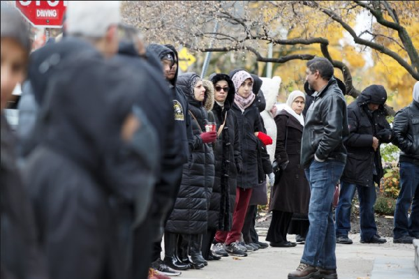 حلقه‌ صلح مسلمانان کانادا به یاد قربانیان کنیسه آمریکا/ انگلیسی