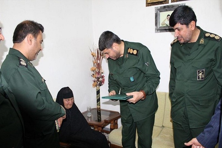 فرمانده سپاه فتح کهگیلویه و بویراحمد با &zwnj;خانواده شهدای &zwnj;باشت دیدار کرد