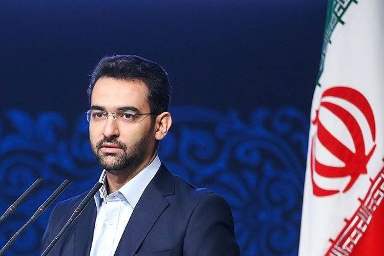 پنج‌شنبه/// آرامش جامعه ایرانی در هفته‌ای که تحریم‌ها آغاز شد!
