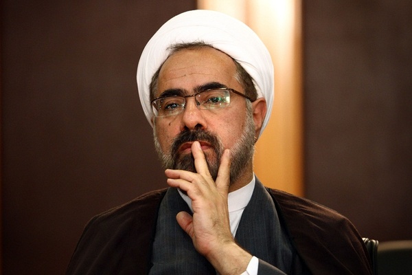 پنج‌شنبه/// آرامش جامعه ایرانی در هفته‌ای که تحریم‌ها آغاز شد!