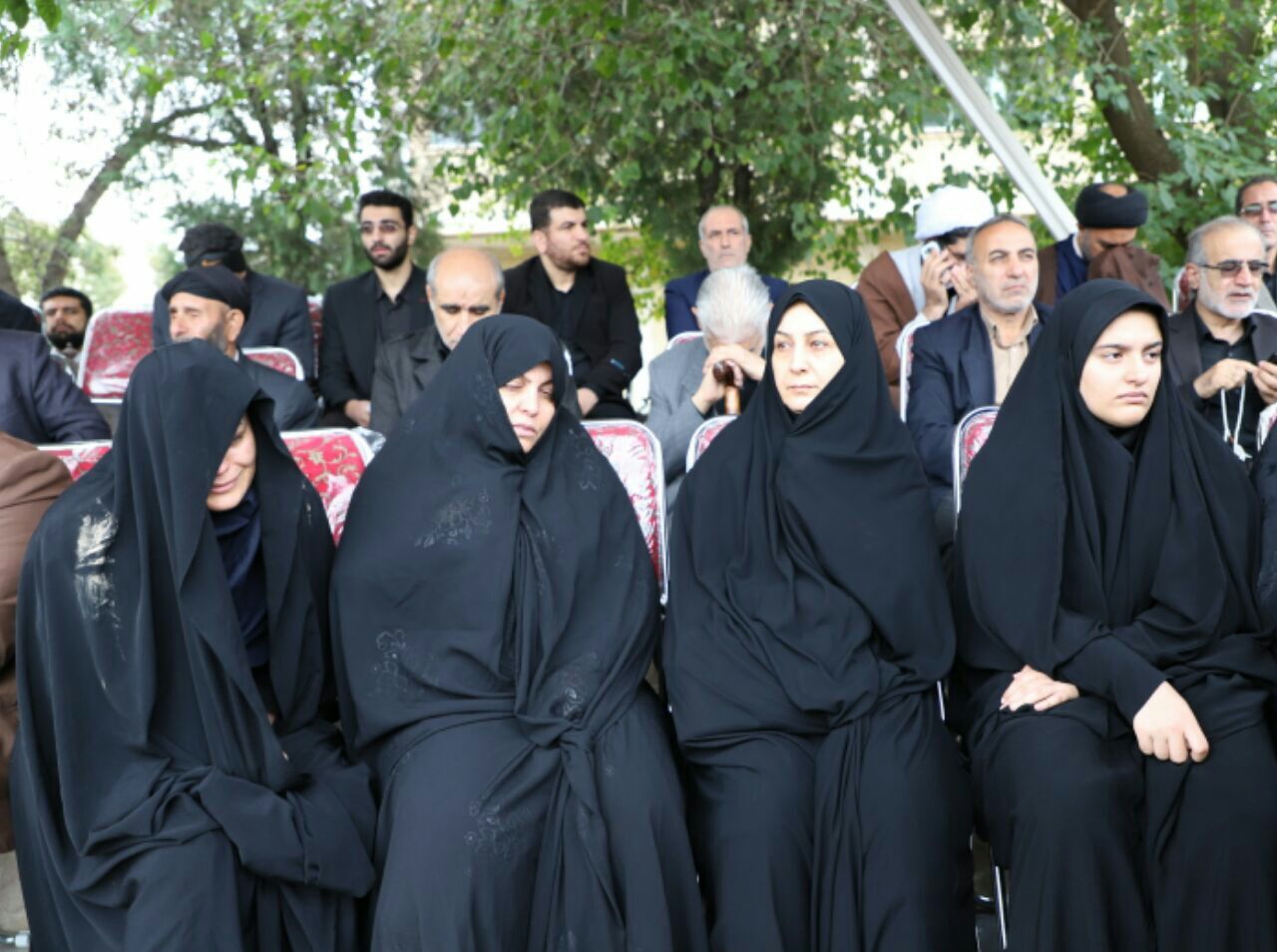 آغاز مراسم تشییع و خاکسپاری شهید زنده وطن در خرمآباد + فیلم و عکس آغاز مراسم تشییع و خاکسپاری شهید زنده وطن در خرمآباد + فیلم و عکس