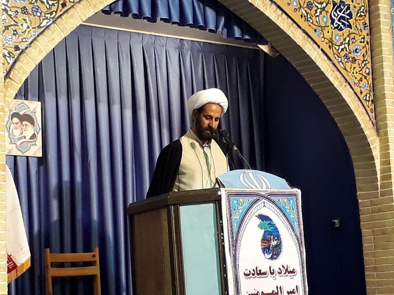 توسعه علم و فناوری در کنار معارف دین باشد/لزوم فعالیت انقلابی مسئولانگروه فرهنگی- امام جمعه موقت خرم&zwnj;آباد با تاکید بر فعالیت انقلابی مسئولان کشور، تصریح کرد: توسعه علم و فناوری در سایه معارف دین، امنیت و آرامشبهرب