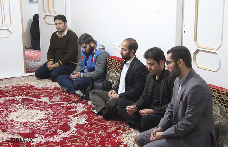 جشن تولدی برای یک شهید در کوهدشت + عکس