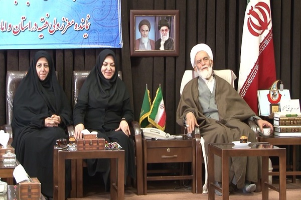 دیدار اعضای ستاد کتابخوانی با نماینده ولی فقیه در همدان دیدار اعضای ستاد کتابخوانی با نماینده ولی فقیه در همدان