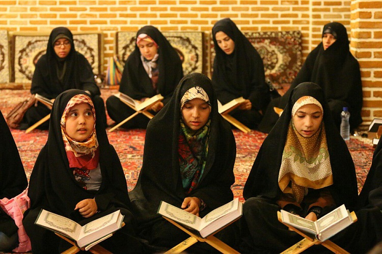 حمایت مالی مستقیم از جلسات قرآن امری نادرست است