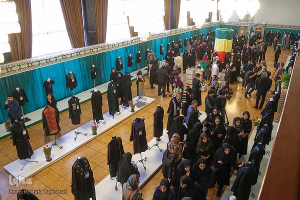 پنج‌شنبه/// تکاپوی جامعه ایرانی برای اربعین حسینی/ از نمایشگاه لباس عاشورایی تا تعویق جشنواره رسانه‌های دیجیتال