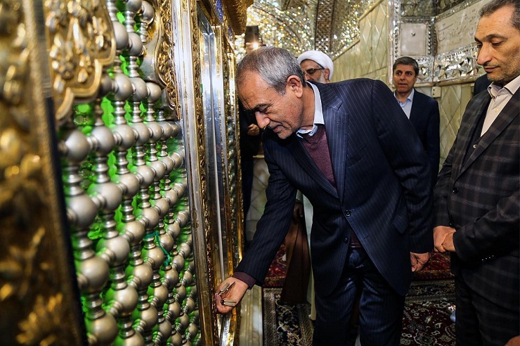 غبارروبی آستان مقدس امامزاده سید حمزه(ع) تبریز غبارروبی آستان مقدس امامزاده سید حمزه(ع) تبریز