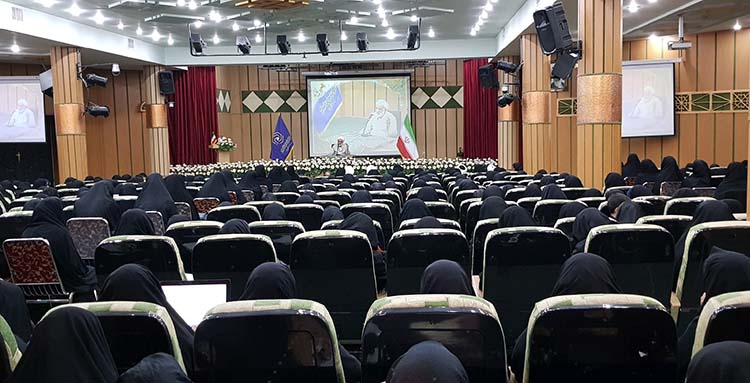 برگزاری همایش &laquo;طلیعه حضور&raquo; در یزد+عکس