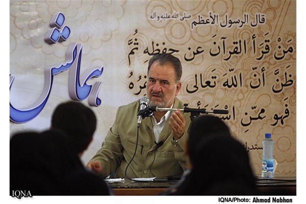 سومین همایش تخصصی حافظان قرآن و انقلاب
