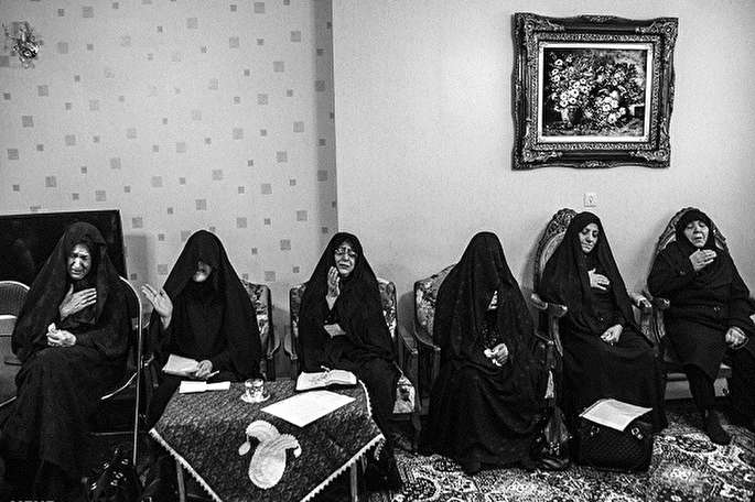 نگاهی به آسیب های پدیده جلسات خانگی بانوان/ مردم هر سخنرانی را به این جلسات دعوت نکنند نگاهی به آسیب های پدیده جلسات خانگی بانوان/ مردم هر سخنرانی را به این جلسات دعوت نکنند