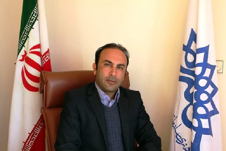 تندیس بهترین کارگردانی جشنواره فیلم کوتاه تهران برای جوکر تندیس بهترین کارگردانی جشنواره فیلم کوتاه تهران برای جوکر