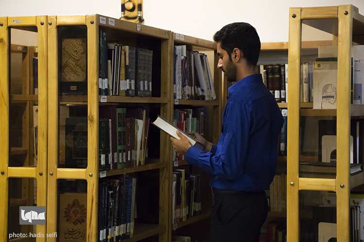 پاییز با رنگ و بوی کتاب پاییز با رنگ و بوی کتاب
