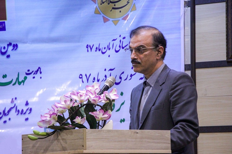 مسابقات مناظره فرصتی برای توسعه فردی و اجتماعی است