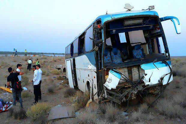 مصدوم شدن ۲۱ زائر اصفهانی در آزادراه خرمآباد ـ اندیمشک مصدوم شدن ۲۱ زائر اصفهانی در آزادراه خرمآباد ـ اندیمشک