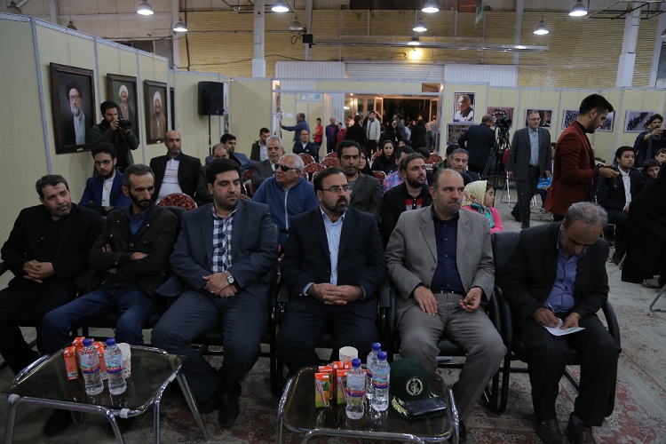 از پنج اثر مکتوب حوزه دفاع مقدس رو نمایی شد از پنج اثر مکتوب حوزه دفاع مقدس رو نمایی شد