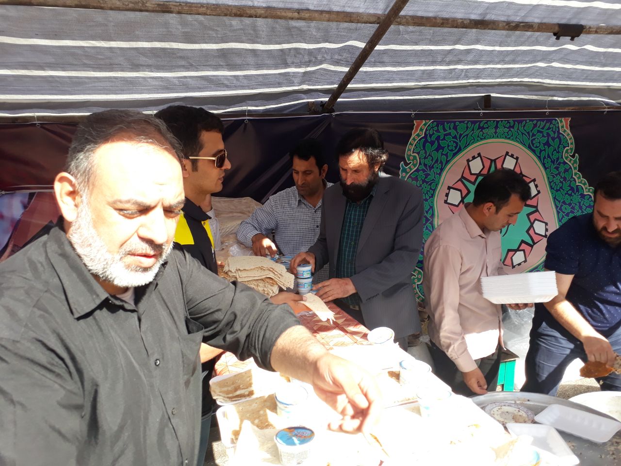 گزارش تصویری از خدمت‌رسانی شهرداری خرم‎آباد به زائران اربعین