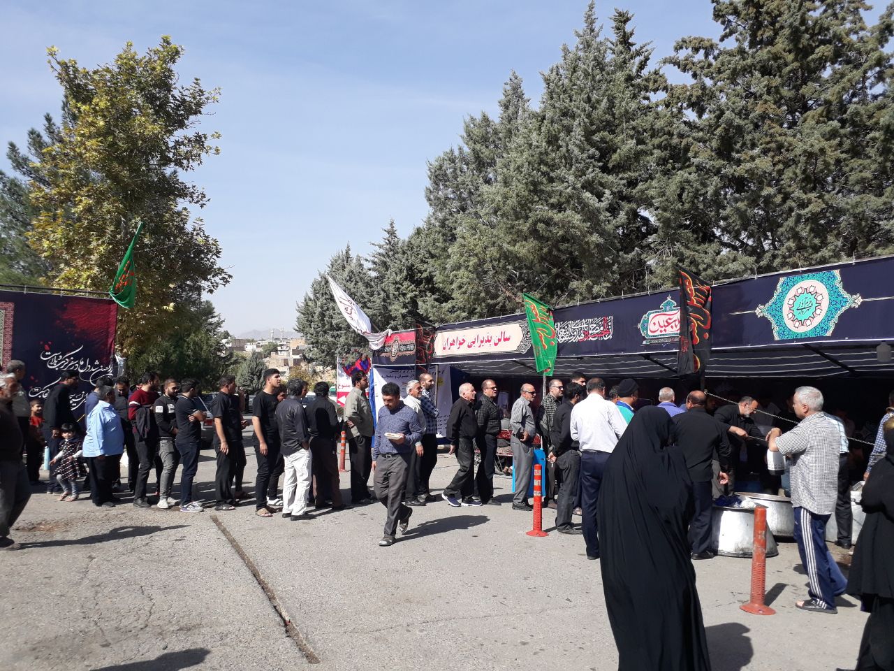 گزارش تصویری از خدمت‌رسانی شهرداری خرم‎آباد به زائران اربعین