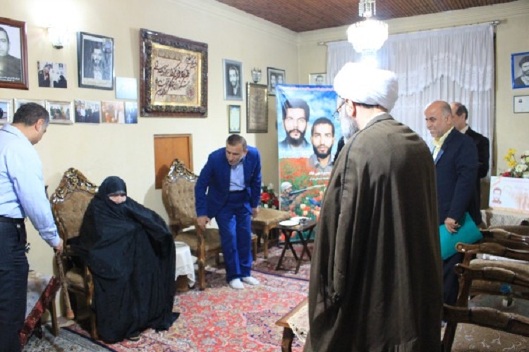 فاصله گرفتن از راه شهدا نابودی را به همراه دارد