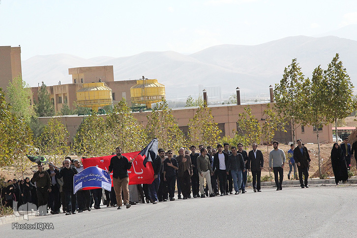 حرکت نمادین راهپیمایی اربعین در دانشگاه علوم پزشكی لرستان