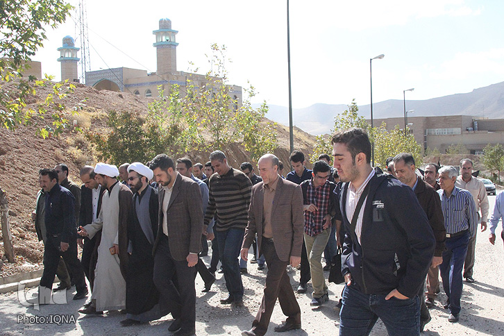 حرکت نمادین راهپیمایی اربعین در دانشگاه علوم پزشكی لرستان