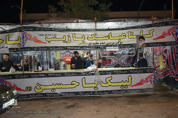 گزارش تصویری از خدمت&zwnj;رسانی به زائران اربعین در موکب&zwnj;های خرم&zwnj;&lrm;آباد