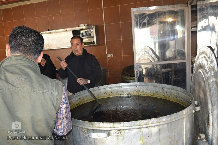 گزارش تصویری از خدمت&zwnj;رسانی به زائران اربعین در موکب&zwnj;های خرم&zwnj;&lrm;آباد
