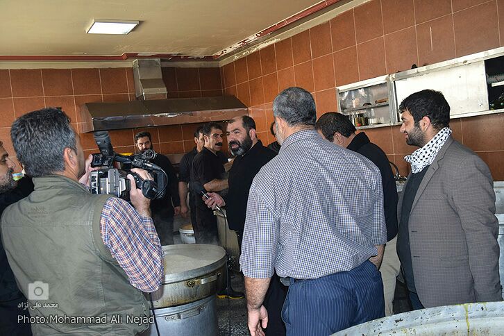 گزارش تصویری از خدمت&zwnj;رسانی به زائران اربعین در موکب&zwnj;های خرم&zwnj;&lrm;آباد