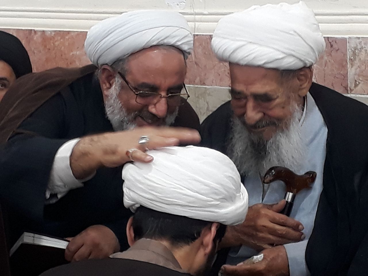 مراسم عمامه&zwnj;گذاری طلاب حوزه علمیه لرستان برگزار شد + عکس